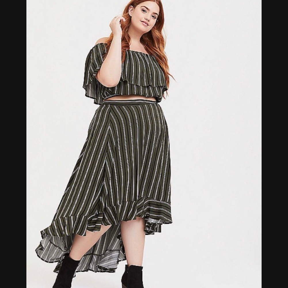crop top n a long skirt from torrid size 3
